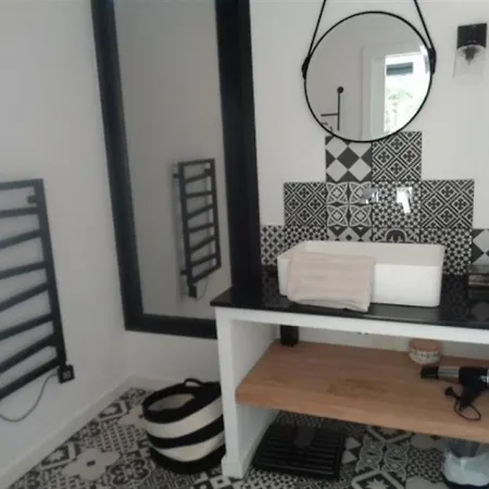 House Abatilles Avec Piscine