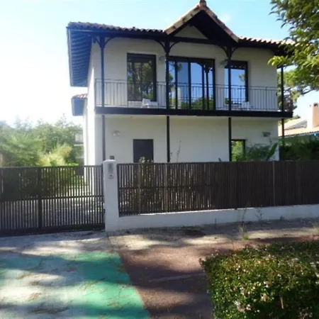 House Abatilles Avec Piscine