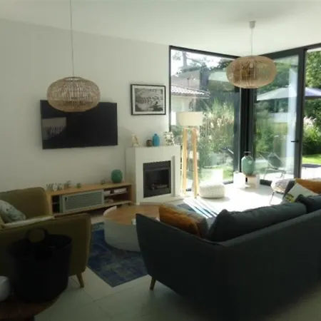 House Abatilles Avec Piscine